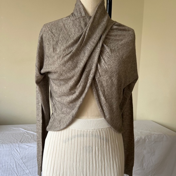 Elegant Heather Tan Knit Crop Top - Picture 3 of 7